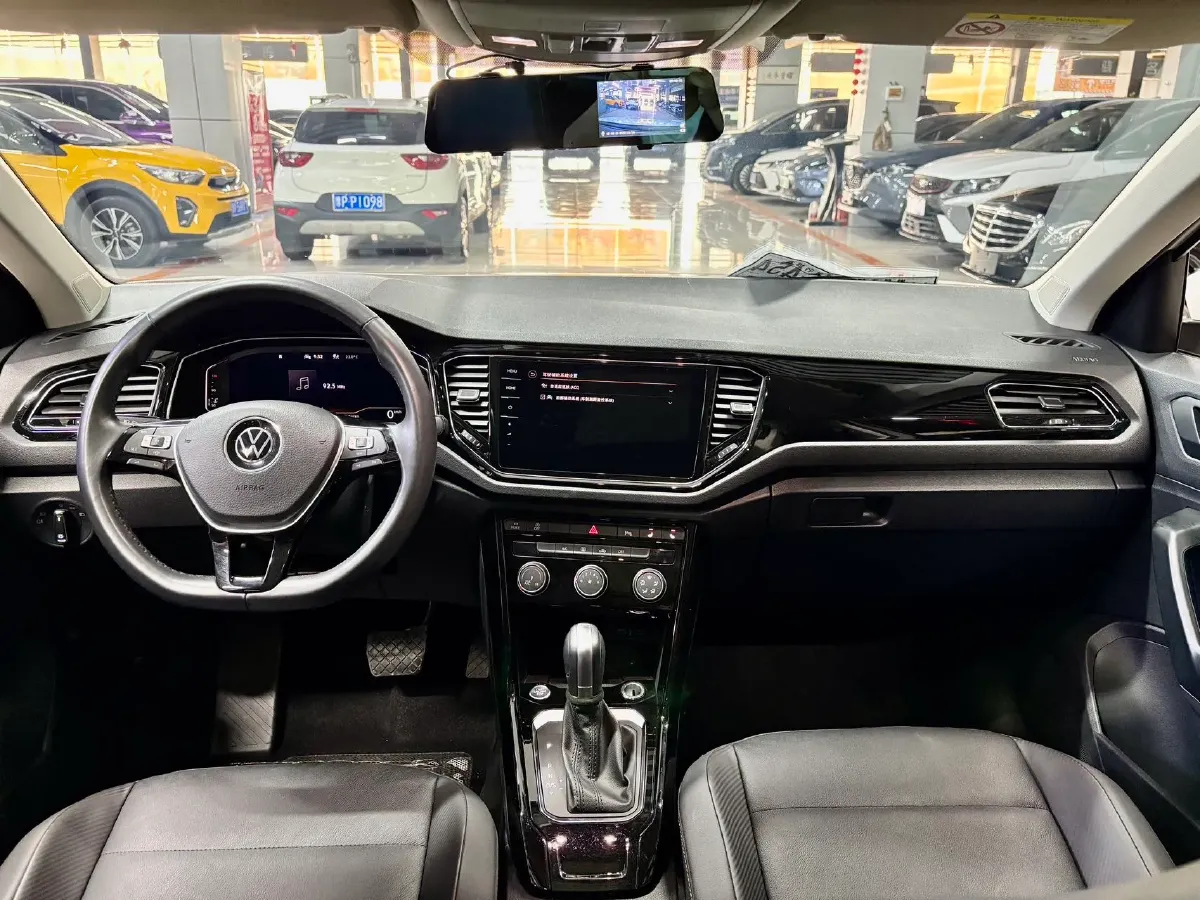 2022 Volkswagen T-Roc 1.4T 150HP L4 7DCT,autocango,china used car exporter,china ev exporter,chinese used car exporter,chinese used ev exporter
