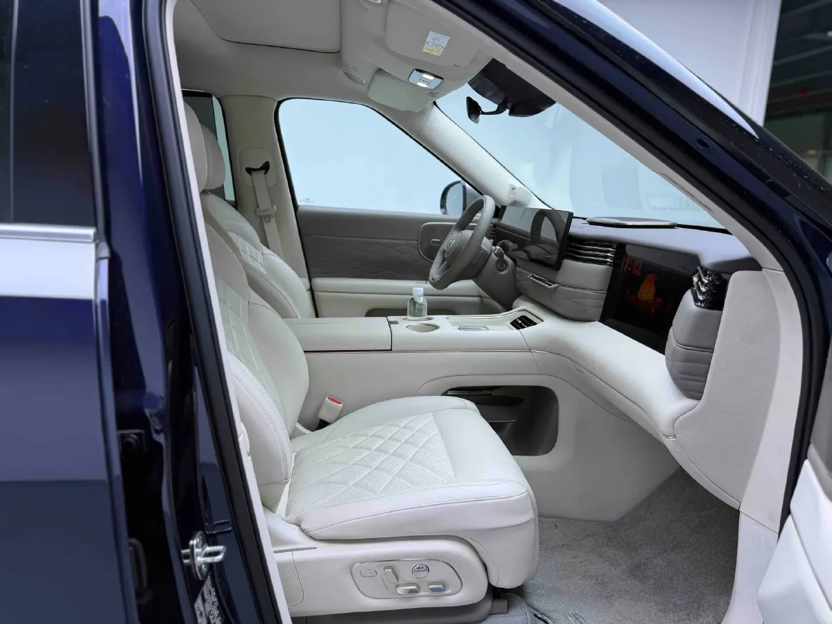 2026 IM LS9 REEV 155HP REEV,autocango,china used car exporter,china ev exporter,chinese used car exporter,chinese used ev exporter