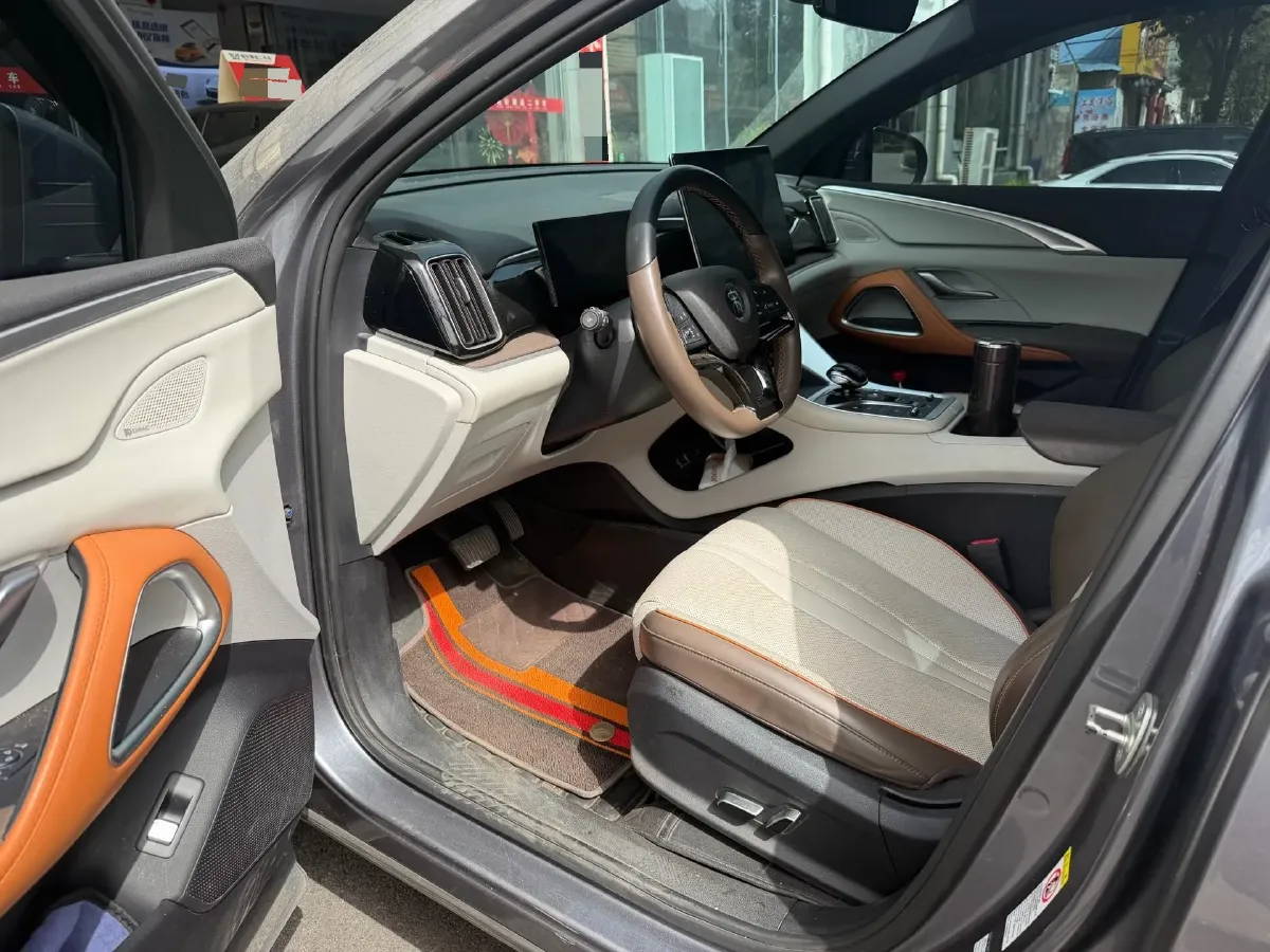 2022 Geely JiaJi 1.5T 177HP L3 7DCT PHEV 15.5KWH,autocango,china used car exporter,china ev exporter,chinese used car exporter,chinese used ev exporter