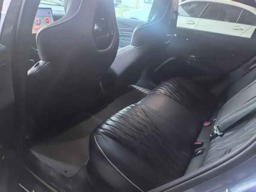 2022 AITO AITO M5 Range Extended 125HP REEV 40KWH,autocango,china used car exporter,china ev exporter,chinese used car exporter,chinese used ev exporter