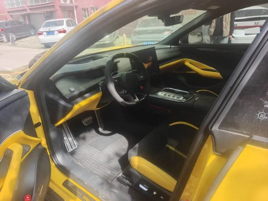 2025 MI SU7 Ultra BEV 93.7KWH,autocango,china used car exporter,china ev exporter,chinese used car exporter,chinese used ev exporter