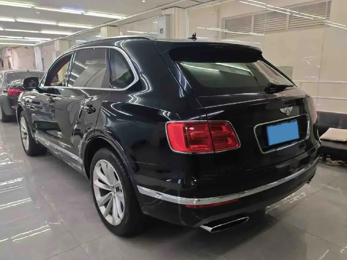 2016 Bentley Bentayga 6.0T 608HP W12 8AT,autocango,china used car exporter,china ev exporter,chinese used car exporter,chinese used ev exporter