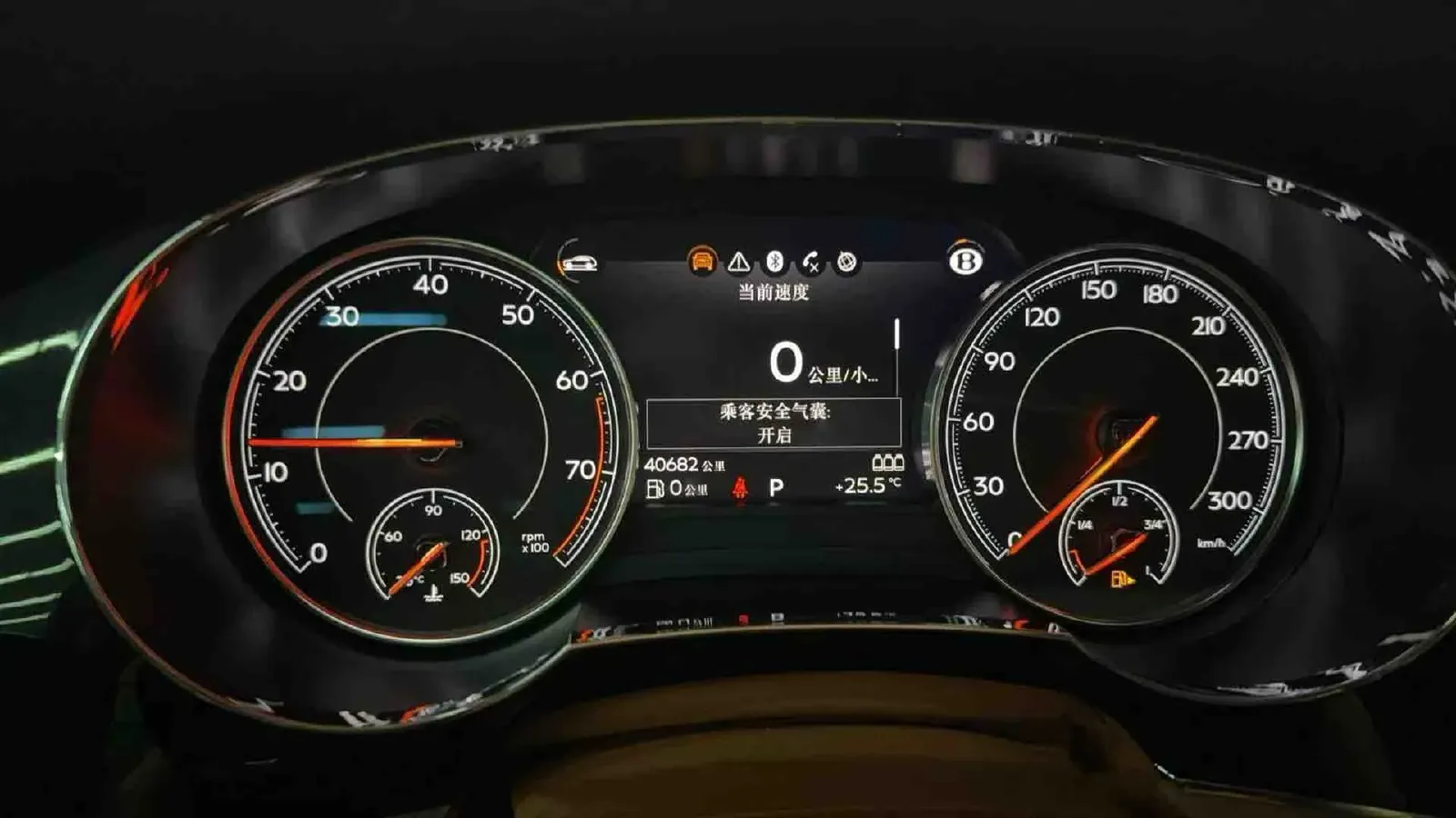 2016 Bentley Bentayga 6.0T 608HP W12 8AT,autocango,china used car exporter,china ev exporter,chinese used car exporter,chinese used ev exporter