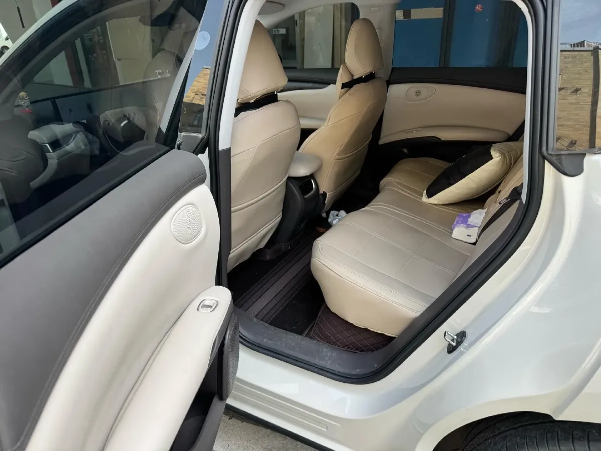 2023 IM LS6 BEV 71KWH,autocango,china used car exporter,china ev exporter,chinese used car exporter,chinese used ev exporter