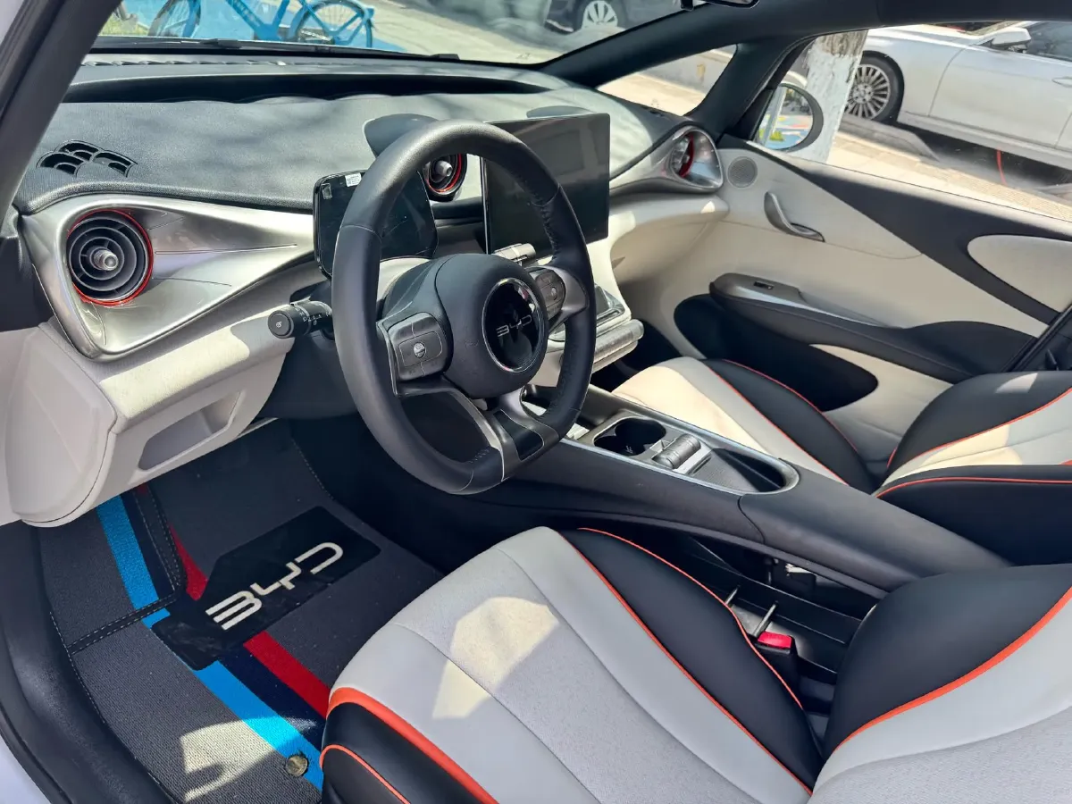 2021 Ford Escort 1.5L 122HP L3 6AT,autocango,china used car exporter,china ev exporter,chinese used car exporter,chinese used ev exporter