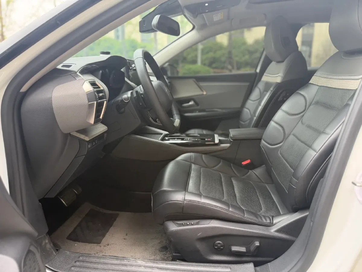 2022 Citroen C5 X 1.6T 175HP L4 8AT,autocango,china used car exporter,china ev exporter,chinese used car exporter,chinese used ev exporter