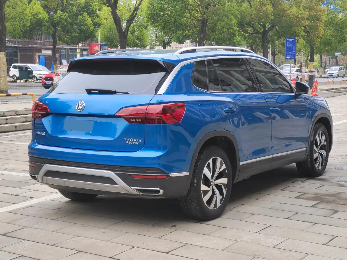 2019 Jeep Cherokee 2.0T 234HP L4 9AT,autocango,china used car exporter,china ev exporter,chinese used car exporter,chinese used ev exporter