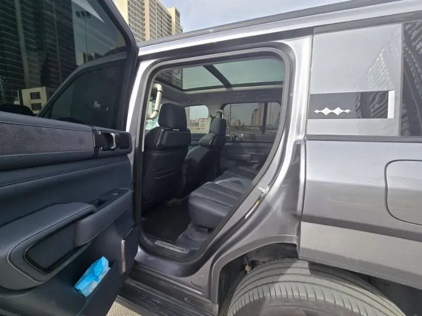 2023 FangChengBao Bao 5 1.5T 194HP L4 E-CVT PHEV 31.8KWH,autocango,china used car exporter,china ev exporter,chinese used car exporter,chinese used ev exporter