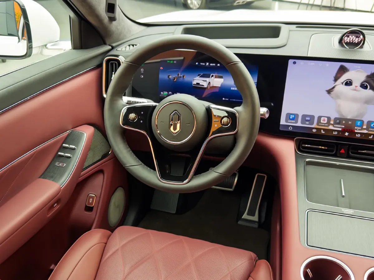 2025 AITO AITO M8 REEV 160HP REEV 53.4KWH,autocango,china used car exporter,china ev exporter,chinese used car exporter,chinese used ev exporter