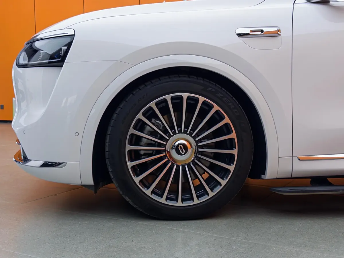 2025 AITO AITO M8 REEV 160HP REEV 53.4KWH,autocango,china used car exporter,china ev exporter,chinese used car exporter,chinese used ev exporter