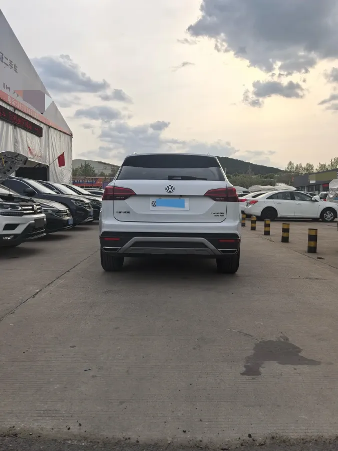 2019 Jeep Cherokee 2.0T 234HP L4 9AT,autocango,china used car exporter,china ev exporter,chinese used car exporter,chinese used ev exporter