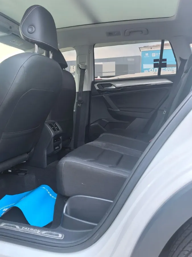 2019 Jeep Cherokee 2.0T 234HP L4 9AT,autocango,china used car exporter,china ev exporter,chinese used car exporter,chinese used ev exporter