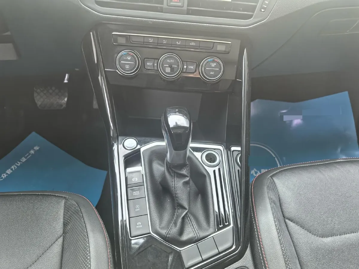 2019 Jeep Cherokee 2.0T 234HP L4 9AT,autocango,china used car exporter,china ev exporter,chinese used car exporter,chinese used ev exporter