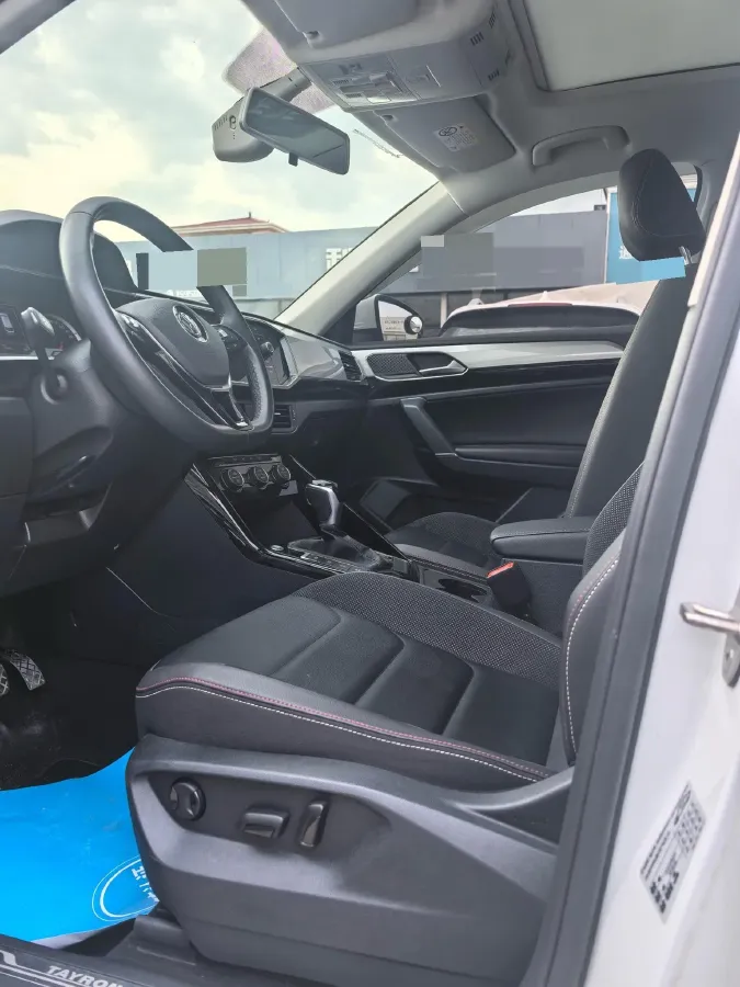 2019 Jeep Cherokee 2.0T 234HP L4 9AT,autocango,china used car exporter,china ev exporter,chinese used car exporter,chinese used ev exporter