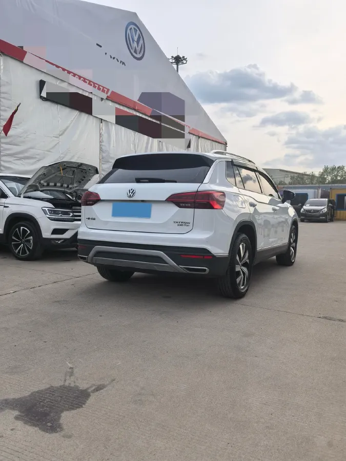 2019 Jeep Cherokee 2.0T 234HP L4 9AT,autocango,china used car exporter,china ev exporter,chinese used car exporter,chinese used ev exporter