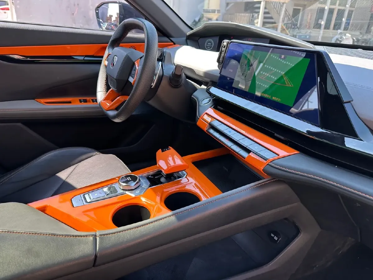 2022 ChangAn UNI-V 1.5T 188HP L4 7DCT,autocango,china used car exporter,china ev exporter,chinese used car exporter,chinese used ev exporter