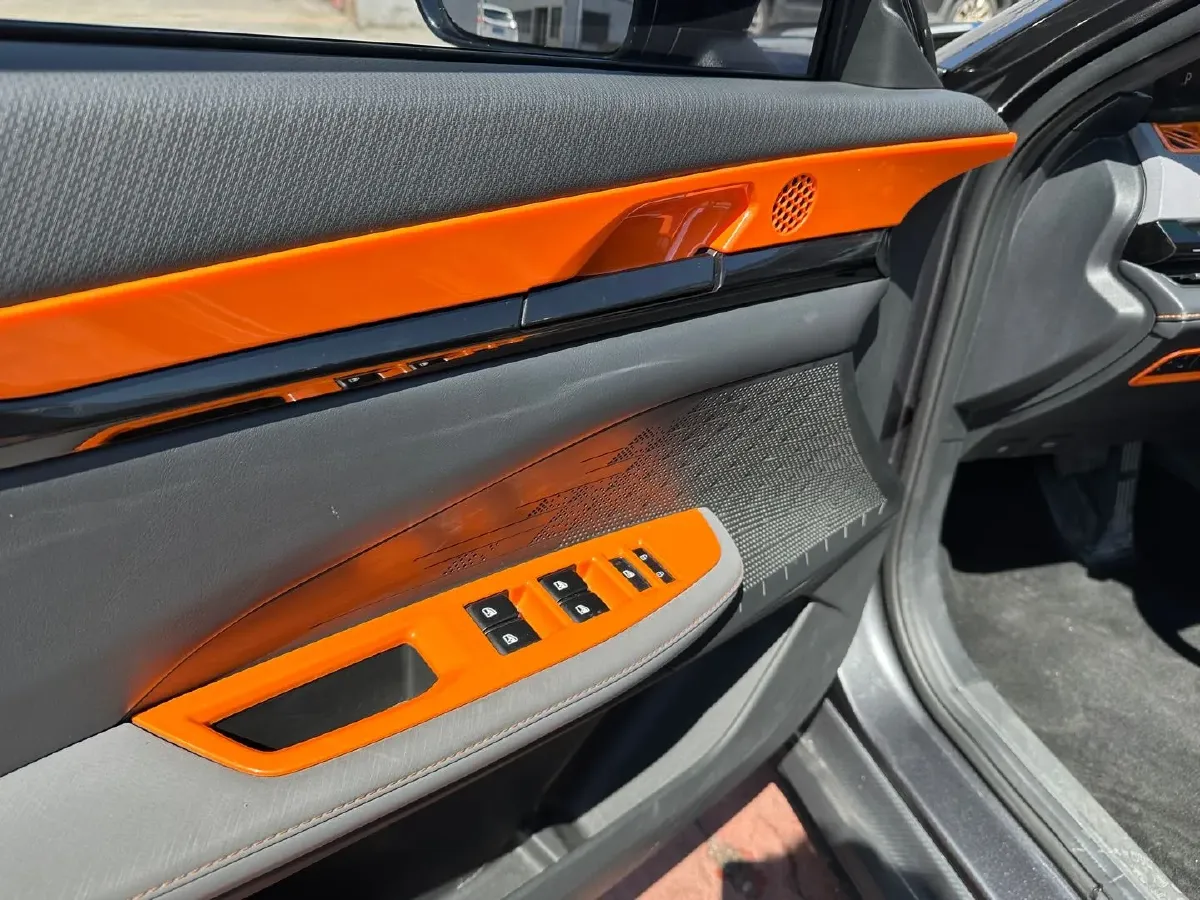 2022 ChangAn UNI-V 1.5T 188HP L4 7DCT,autocango,china used car exporter,china ev exporter,chinese used car exporter,chinese used ev exporter