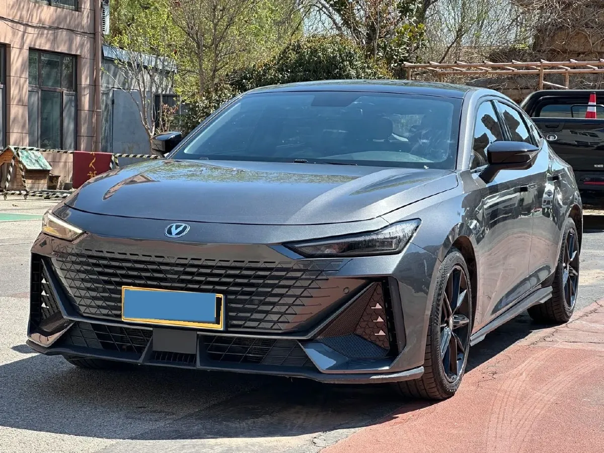 2022 ChangAn UNI-V 1.5T 188HP L4 7DCT,autocango,china used car exporter,china ev exporter,chinese used car exporter,chinese used ev exporter