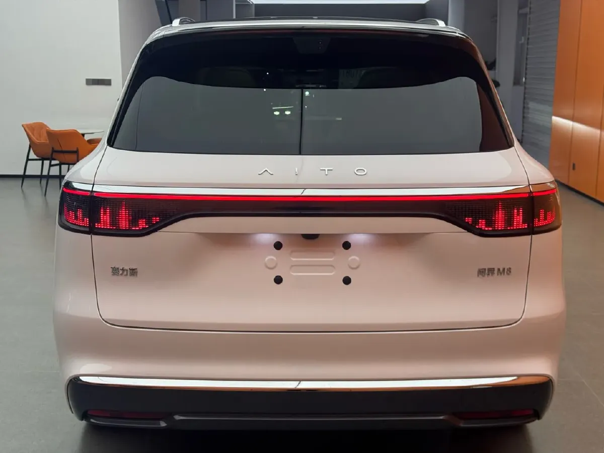 2025 AITO AITO M8 REEV 160HP REEV 53.4KWH,autocango,china used car exporter,china ev exporter,chinese used car exporter,chinese used ev exporter