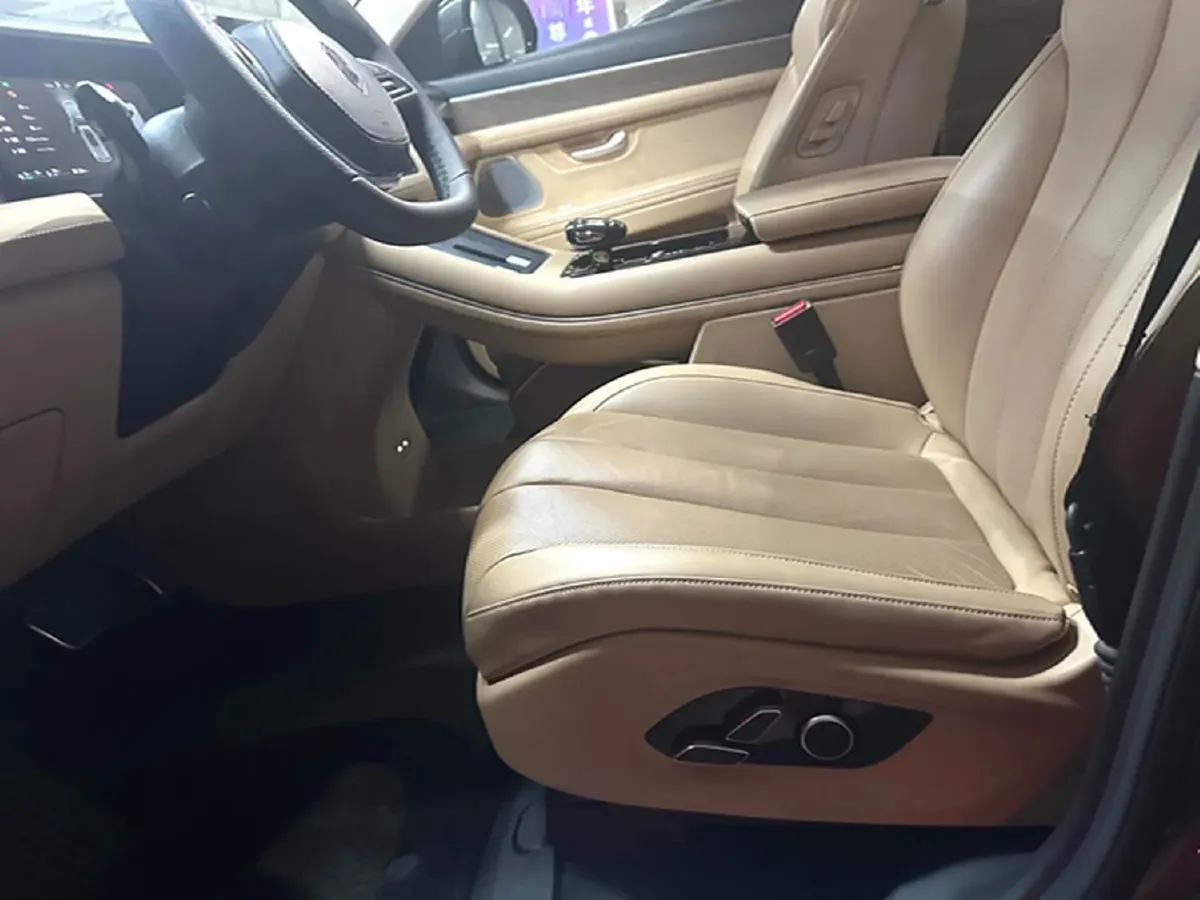 2022 Volvo S60 2.0T 197HP L4 8AT,autocango,china used car exporter,china ev exporter,chinese used car exporter,chinese used ev exporter