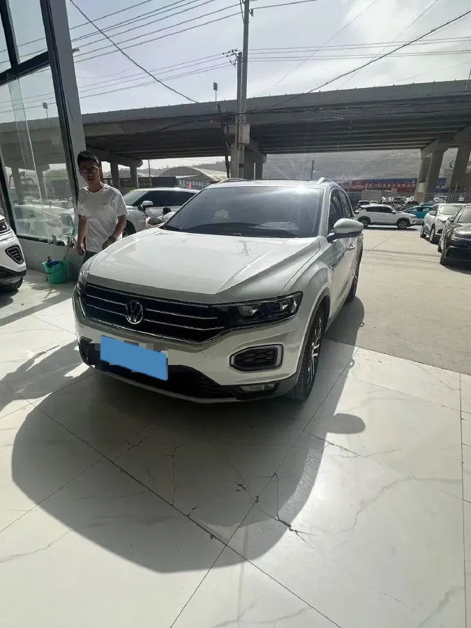 2021 Volkswagen T-Roc 1.4T 150HP L4 7DCT,autocango,china used car exporter,china ev exporter,chinese used car exporter,chinese used ev exporter