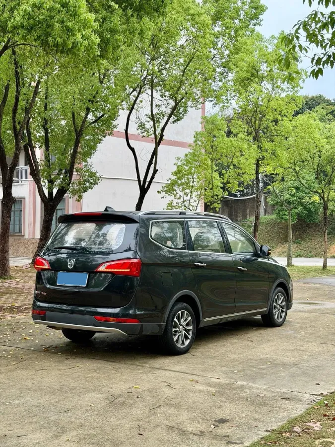 2017 BaoJun 730 1.5T 150HP L4 6DCT,autocango,china used car exporter,china ev exporter,chinese used car exporter,chinese used ev exporter