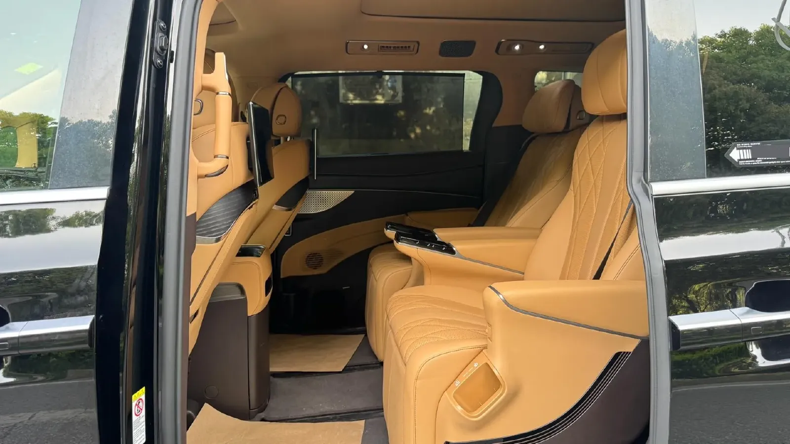 2025 Denza D9 1.5T 156HP L4 E-CVT PHEV 40KWH,autocango,china used car exporter,china ev exporter,chinese used car exporter,chinese used ev exporter