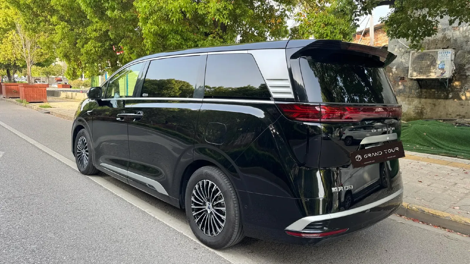 2025 Denza D9 1.5T 156HP L4 E-CVT PHEV 40KWH,autocango,china used car exporter,china ev exporter,chinese used car exporter,chinese used ev exporter