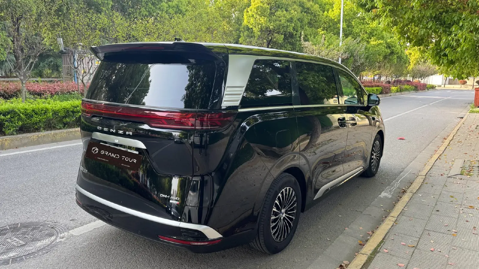 2025 Denza D9 1.5T 156HP L4 E-CVT PHEV 40KWH,autocango,china used car exporter,china ev exporter,chinese used car exporter,chinese used ev exporter