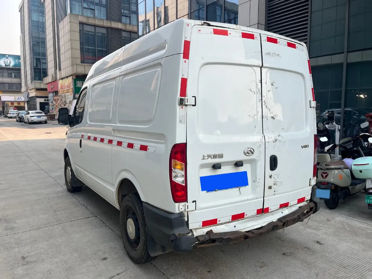2017 MAXUS XinTu V80 2.5T 136HP L4 5MT,autocango,china used car exporter,china ev exporter,chinese used car exporter,chinese used ev exporter