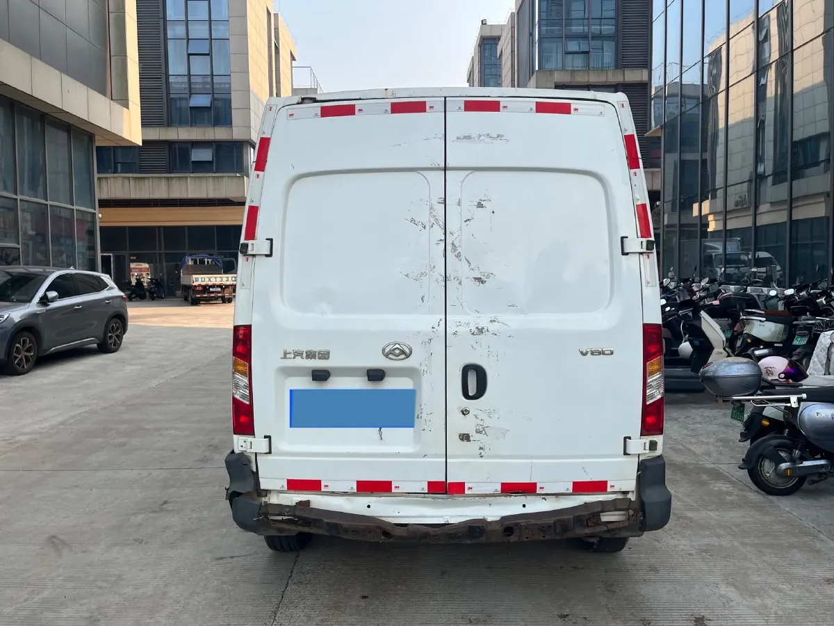 2017 MAXUS XinTu V80 2.5T 136HP L4 5MT,autocango,china used car exporter,china ev exporter,chinese used car exporter,chinese used ev exporter