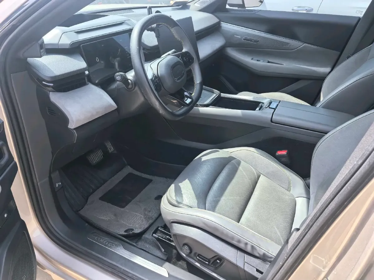 2023 LYNK&CO 08 EM-P 1.5T 163HP L4 3DHT PHEV 21.2KWH,autocango,china used car exporter,china ev exporter,chinese used car exporter,chinese used ev exporter