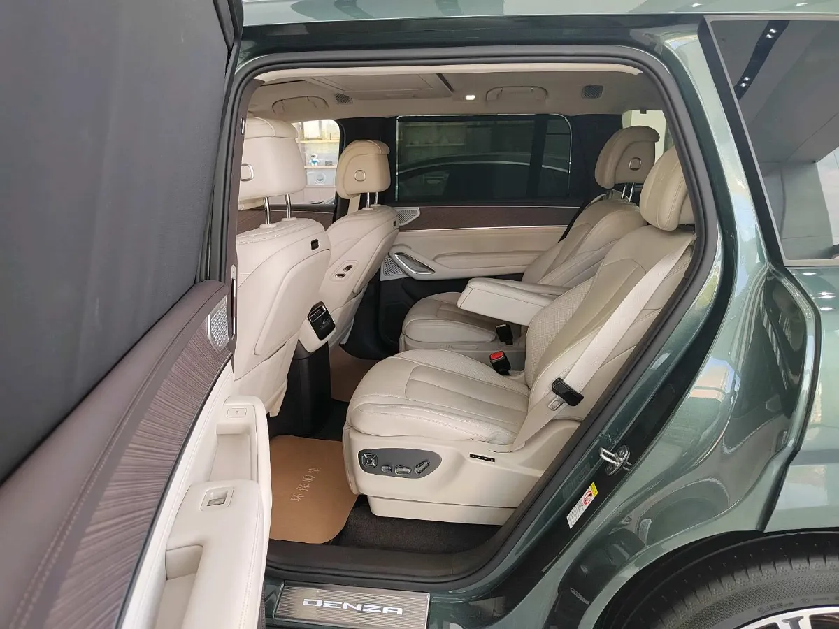 2025 Denza DenzaN9 2.0T 207HP L4 E-CVT PHEV,autocango,china used car exporter,china ev exporter,chinese used car exporter,chinese used ev exporter