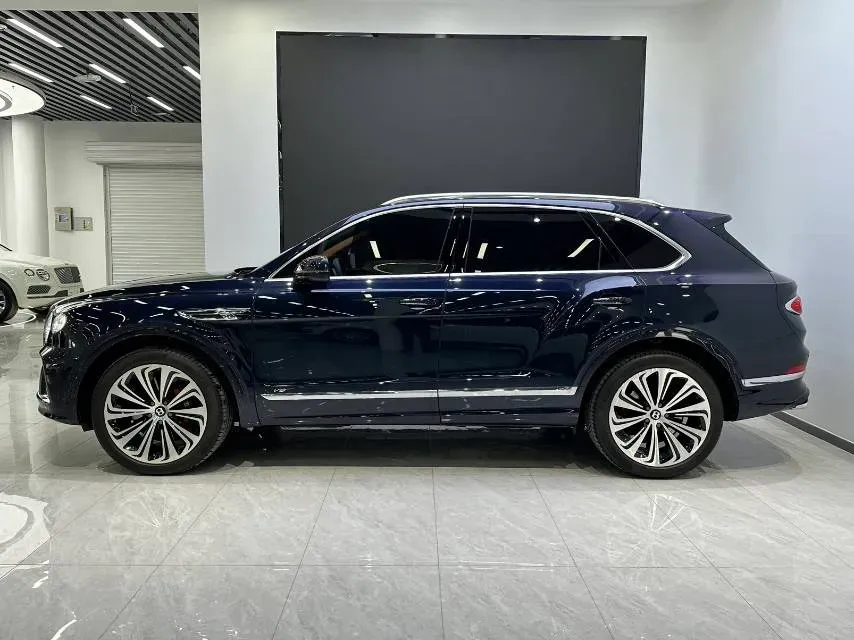 2021 Bentley Bentayga 4.0T 550HP V8 8AT,autocango,china used car exporter,china ev exporter,chinese used car exporter,chinese used ev exporter
