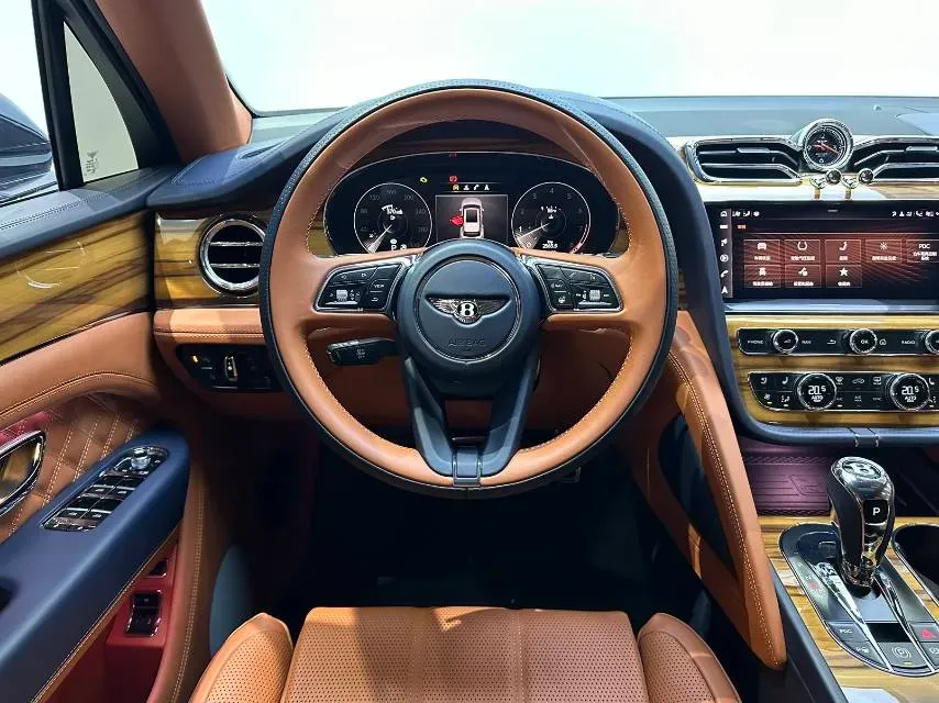 2021 Bentley Bentayga 4.0T 550HP V8 8AT,autocango,china used car exporter,china ev exporter,chinese used car exporter,chinese used ev exporter