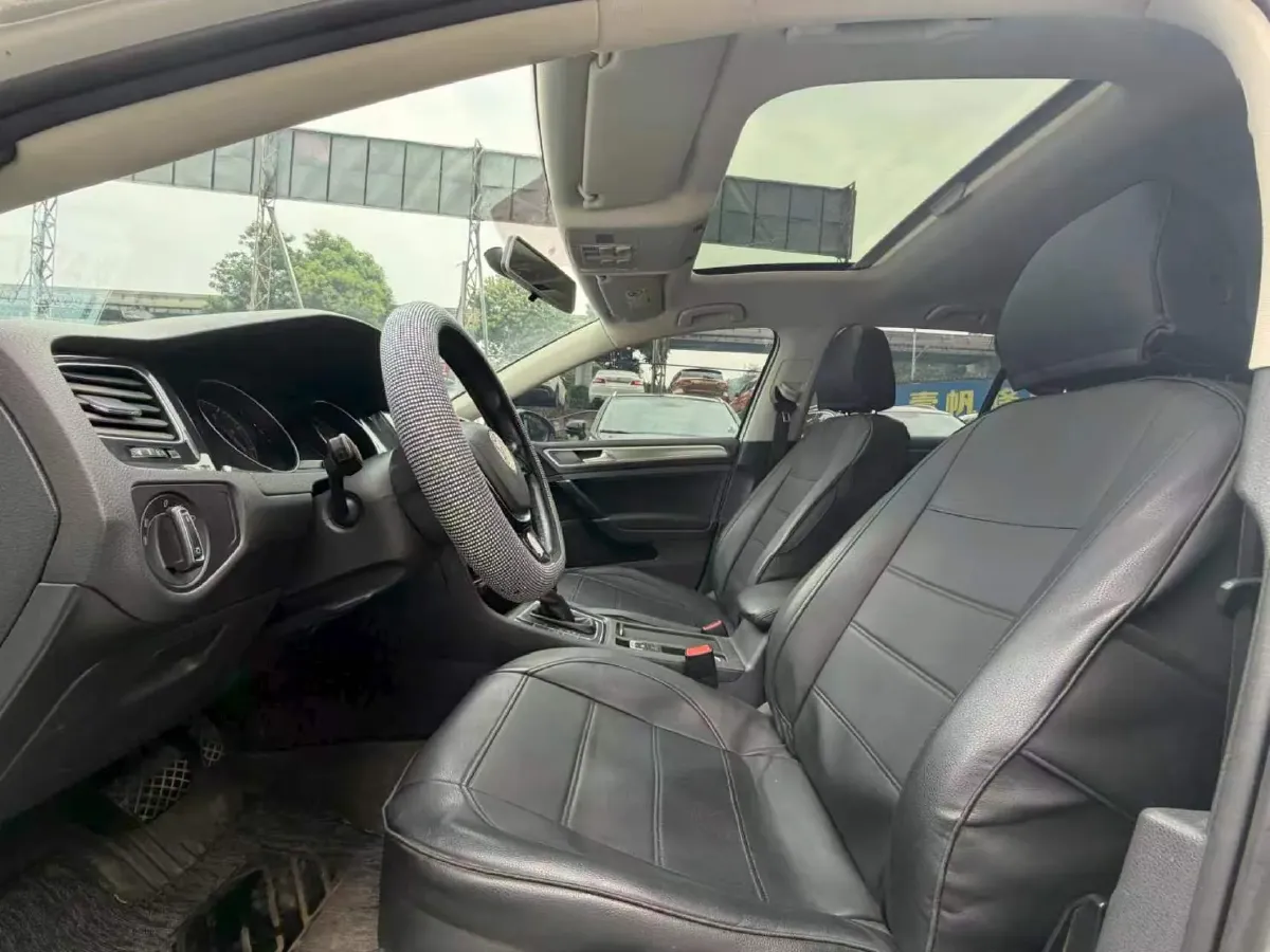 2019 Ford Focus 1.5T 184HP L3 8AT,autocango,china used car exporter,china ev exporter,chinese used car exporter,chinese used ev exporter