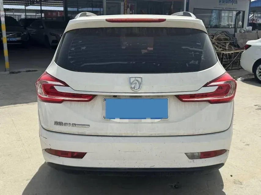 2017 BaoJun 310W 1.5L 112HP L4 6MT,autocango,china used car exporter,china ev exporter,chinese used car exporter,chinese used ev exporter
