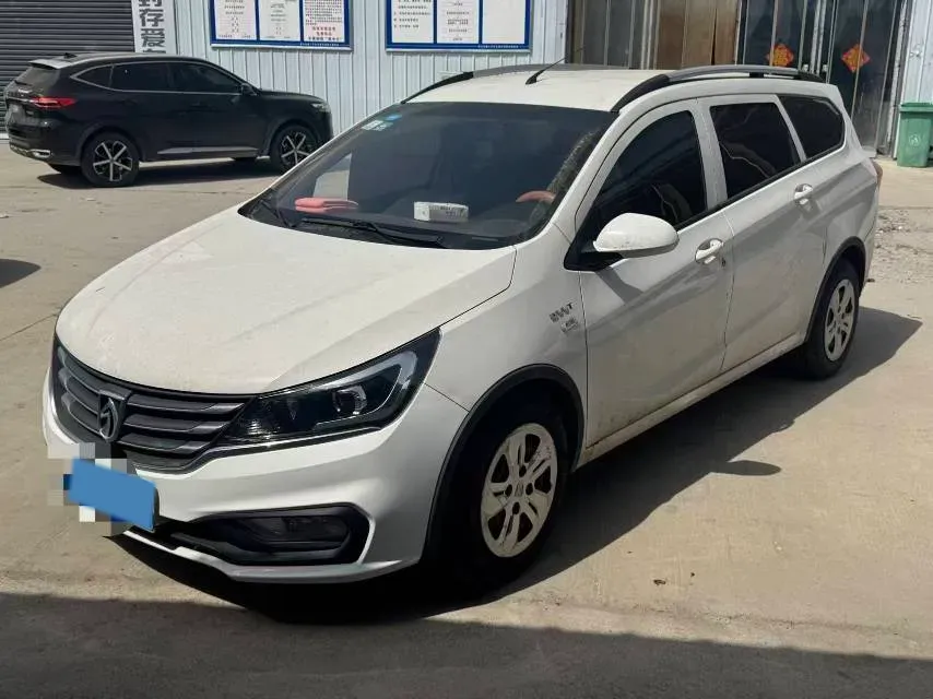 2017 BaoJun 310W 1.5L 112HP L4 6MT,autocango,china used car exporter,china ev exporter,chinese used car exporter,chinese used ev exporter