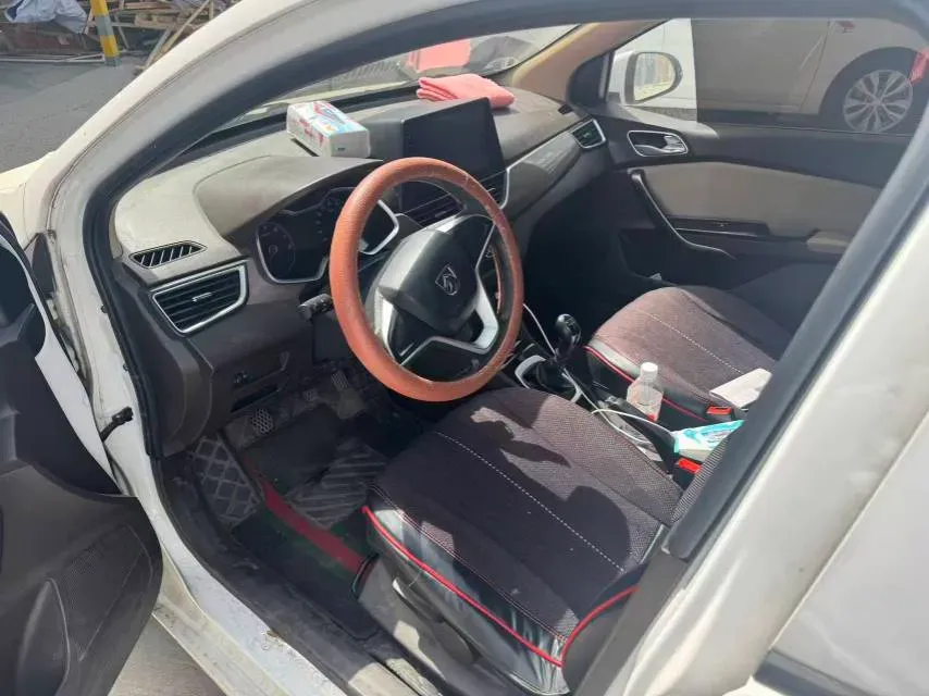 2017 BaoJun 310W 1.5L 112HP L4 6MT,autocango,china used car exporter,china ev exporter,chinese used car exporter,chinese used ev exporter