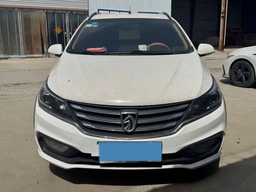 2017 BaoJun 310W 1.5L 112HP L4 6MT,autocango,china used car exporter,china ev exporter,chinese used car exporter,chinese used ev exporter