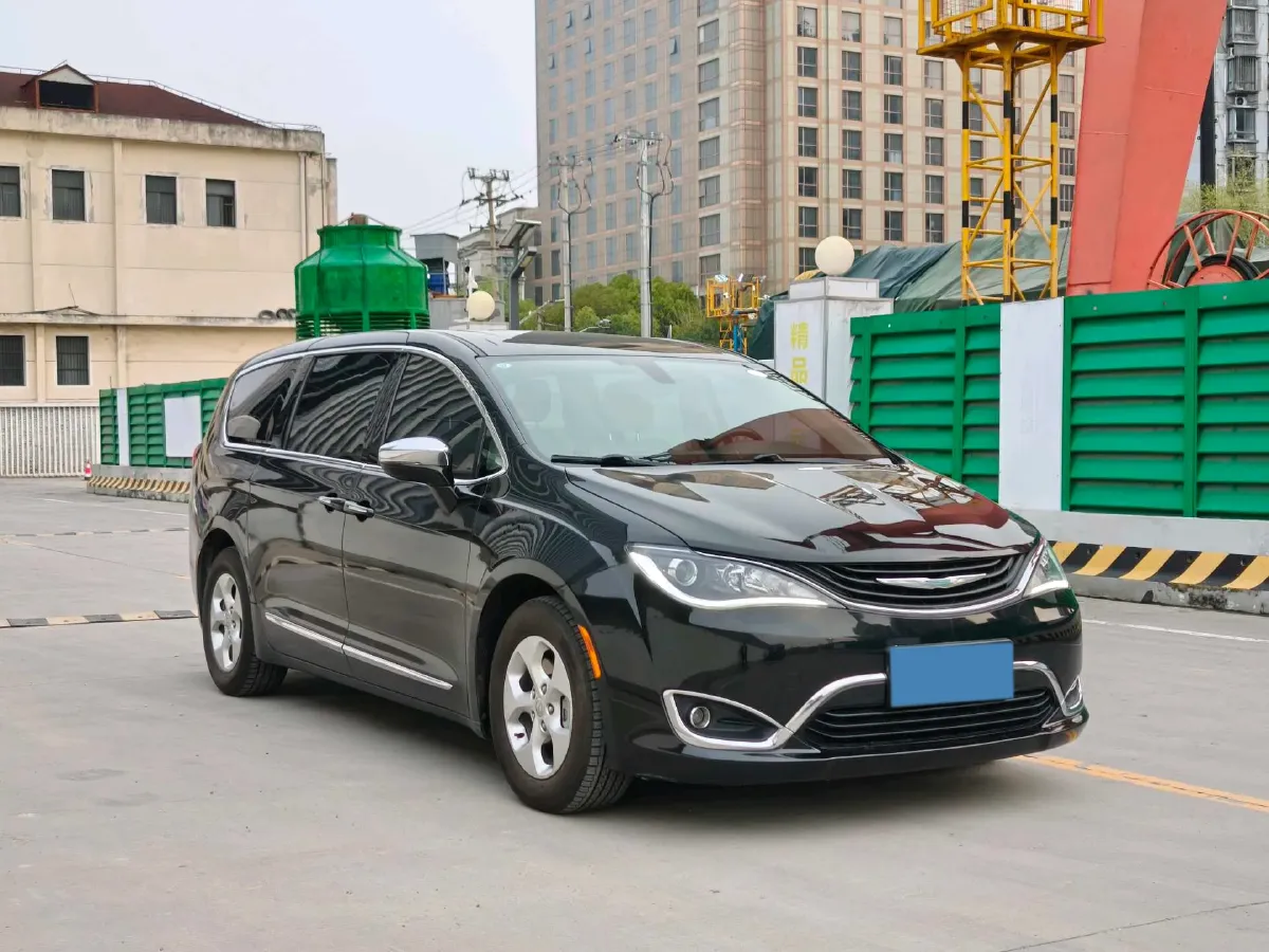 2018 Chrysler Pacifica 3.6L 245HP V6 E-CVT PHEV 16KWH,autocango,china used car exporter,china ev exporter,chinese used car exporter,chinese used ev exporter