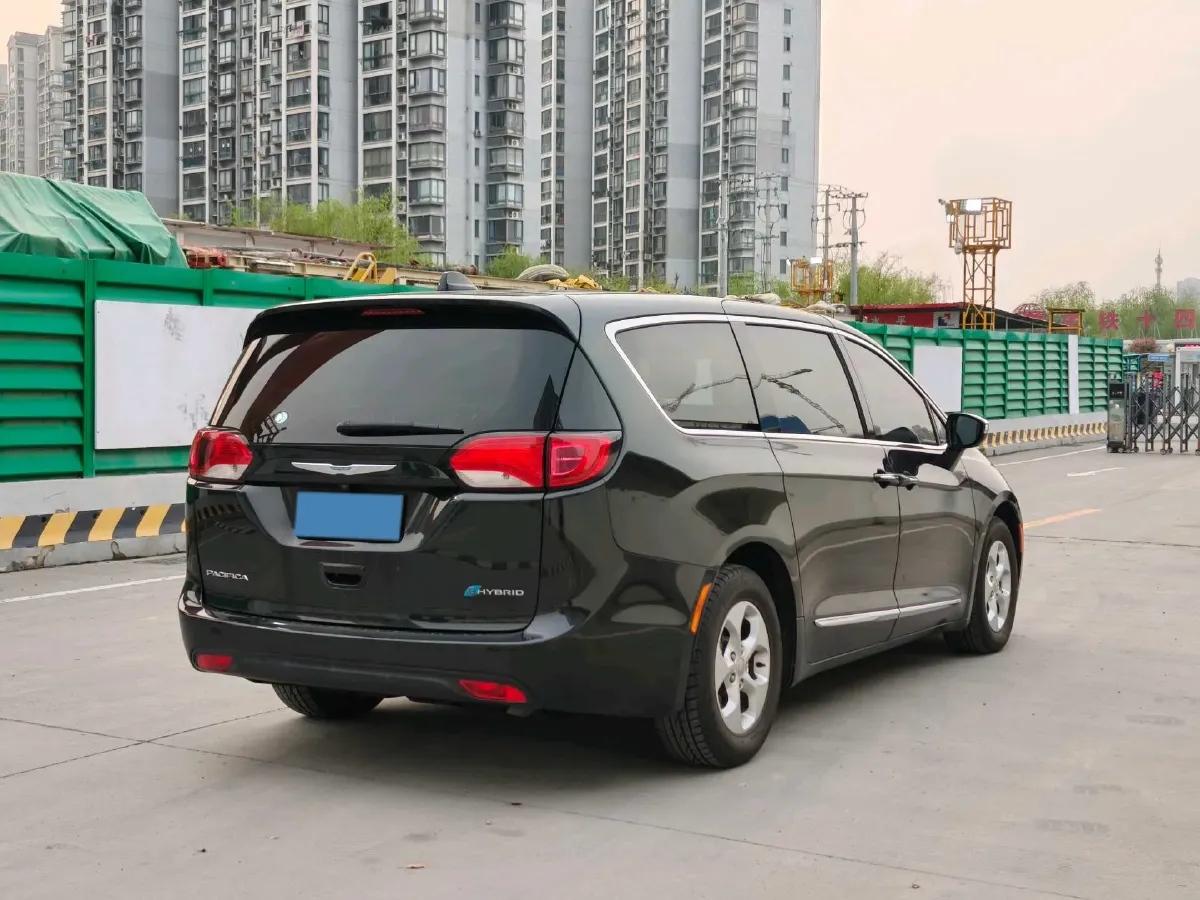 2018 Chrysler Pacifica 3.6L 245HP V6 E-CVT PHEV 16KWH,autocango,china used car exporter,china ev exporter,chinese used car exporter,chinese used ev exporter