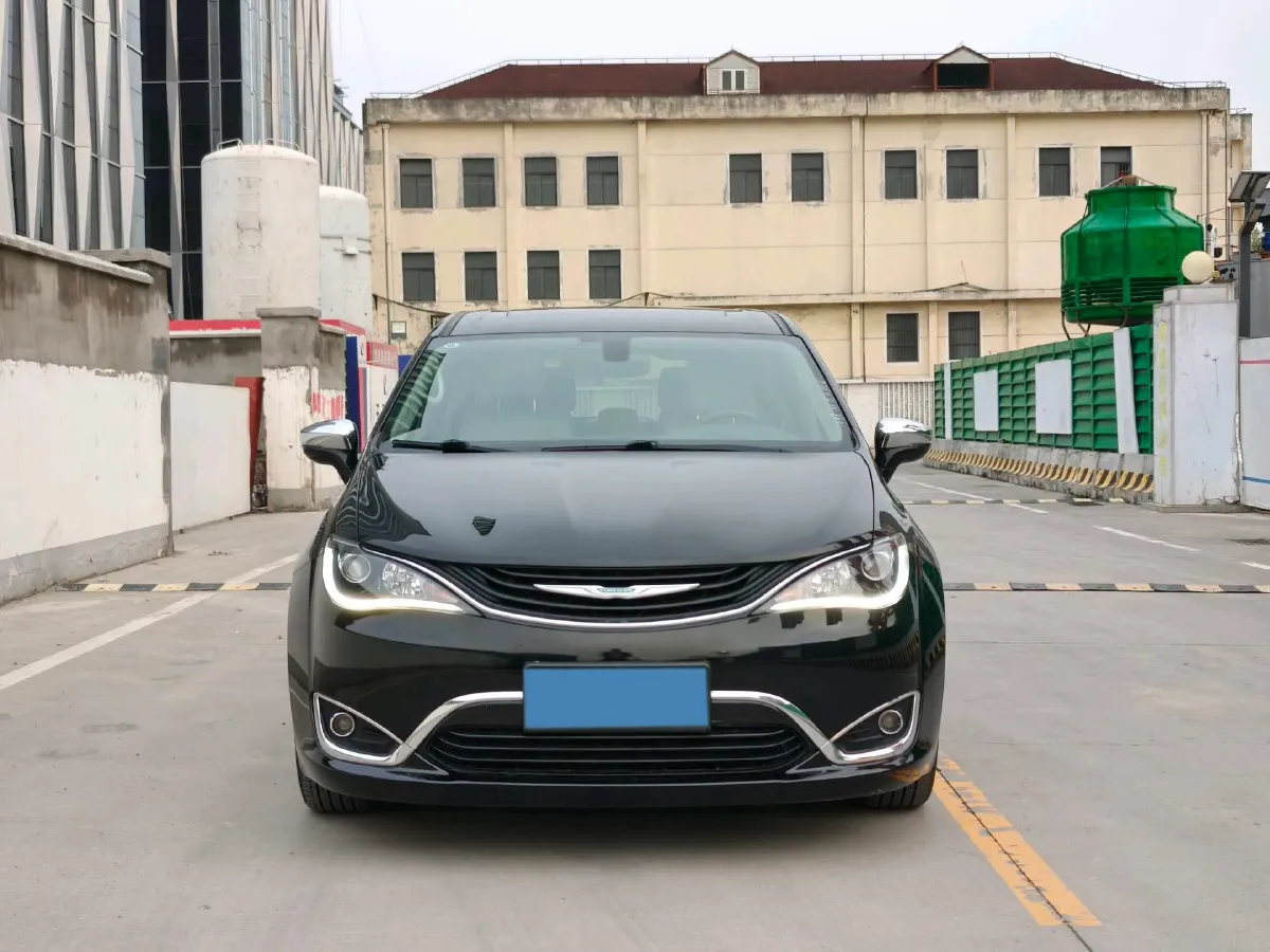 2018 Chrysler Pacifica 3.6L 245HP V6 E-CVT PHEV 16KWH,autocango,china used car exporter,china ev exporter,chinese used car exporter,chinese used ev exporter
