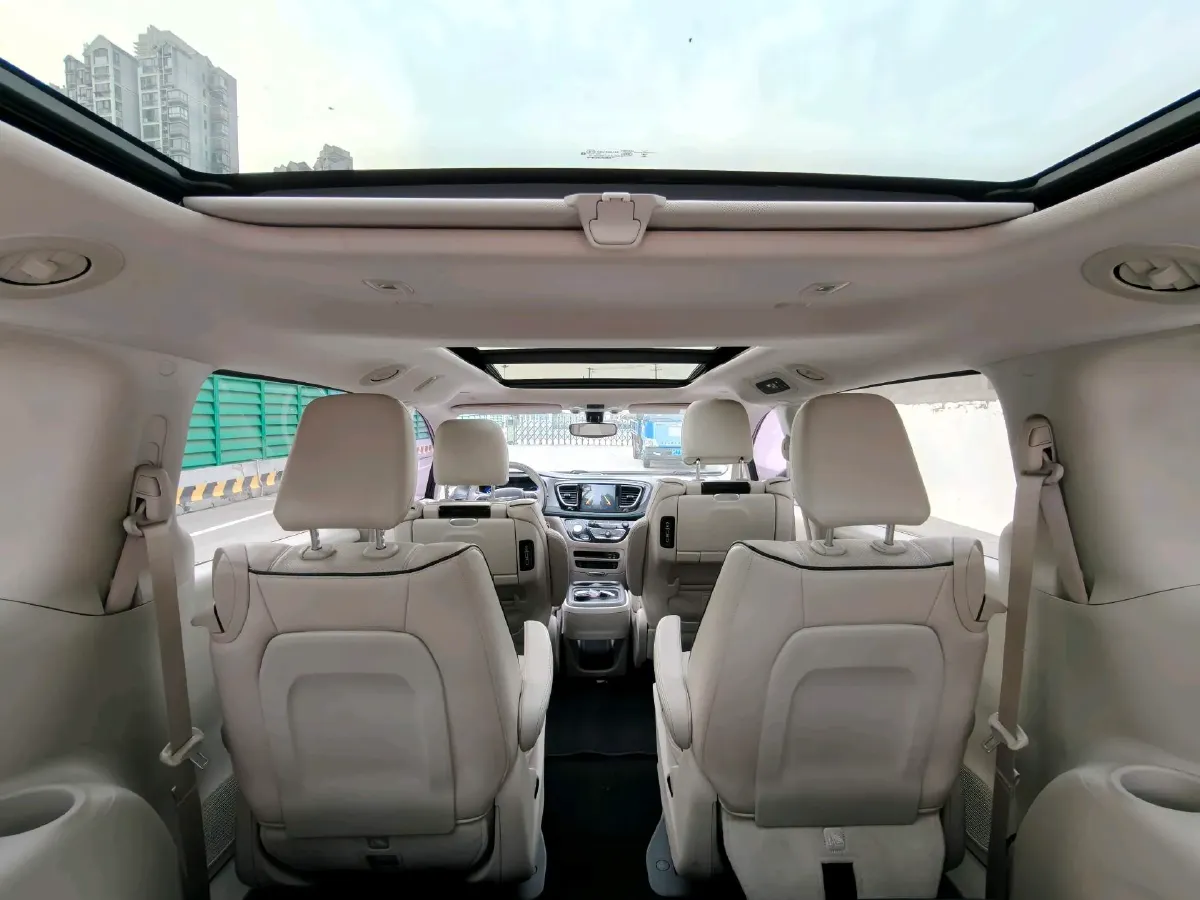 2018 Chrysler Pacifica 3.6L 245HP V6 E-CVT PHEV 16KWH,autocango,china used car exporter,china ev exporter,chinese used car exporter,chinese used ev exporter