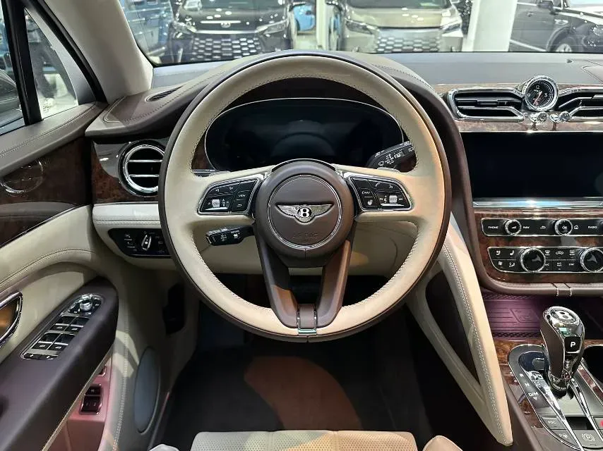 2021 Bentley Bentayga 4.0T 550HP V8 8AT,autocango,china used car exporter,china ev exporter,chinese used car exporter,chinese used ev exporter