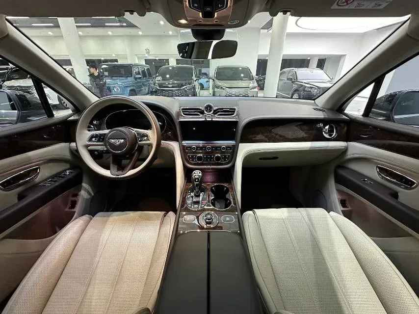 2021 Bentley Bentayga 4.0T 550HP V8 8AT,autocango,china used car exporter,china ev exporter,chinese used car exporter,chinese used ev exporter