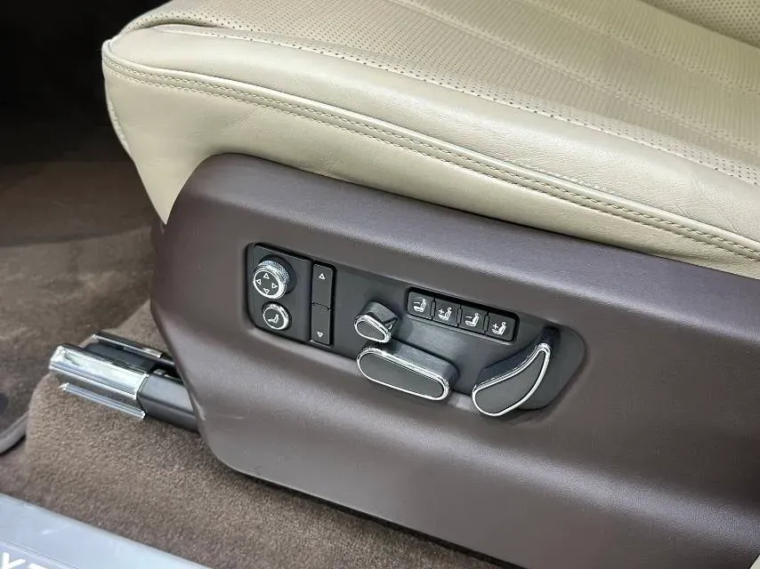 2021 Bentley Bentayga 4.0T 550HP V8 8AT,autocango,china used car exporter,china ev exporter,chinese used car exporter,chinese used ev exporter