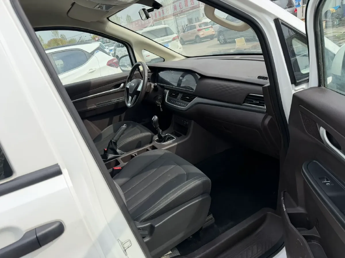 2023 BAW RuiSheng Trump M7 1.6L 124HP L4 5MT,autocango,china used car exporter,china ev exporter,chinese used car exporter,chinese used ev exporter