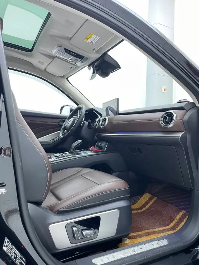 2021 WEY VV6 2.0T 227HP L4 7DCT,autocango,china used car exporter,china ev exporter,chinese used car exporter,chinese used ev exporter