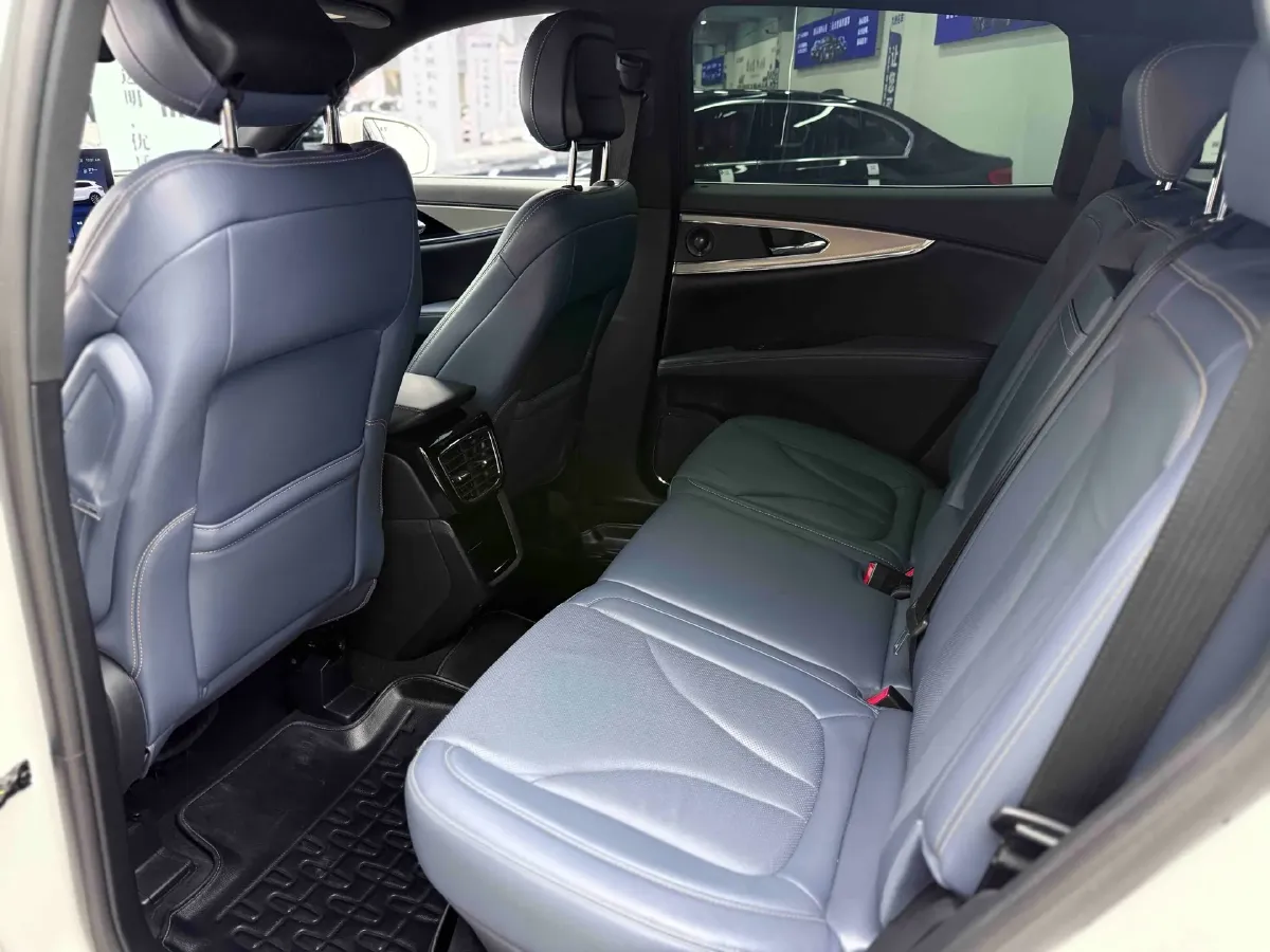 2021 Lincoln Nautilus 2.0T 245HP L4 8AT,autocango,china used car exporter,china ev exporter,chinese used car exporter,chinese used ev exporter